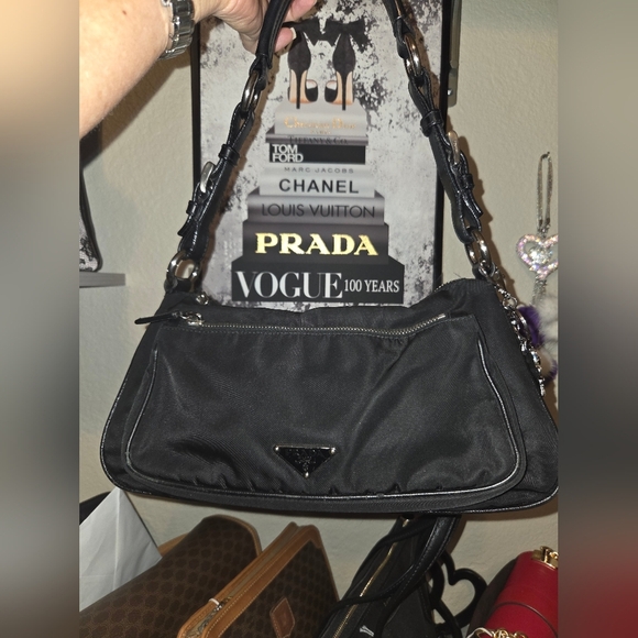 Prada Black Shoulder Bag with Structured Design - Picture 2 of 5